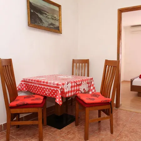 Apartamento With Wifi Trpanj, Peljesac - 10121